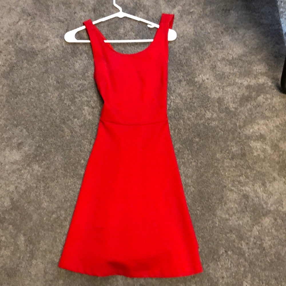 Red classic dress with pockets